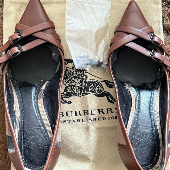 Burberry Brown Leather and Nova Check Canvas Pointed Toe Pumps - Picture 3 of 4